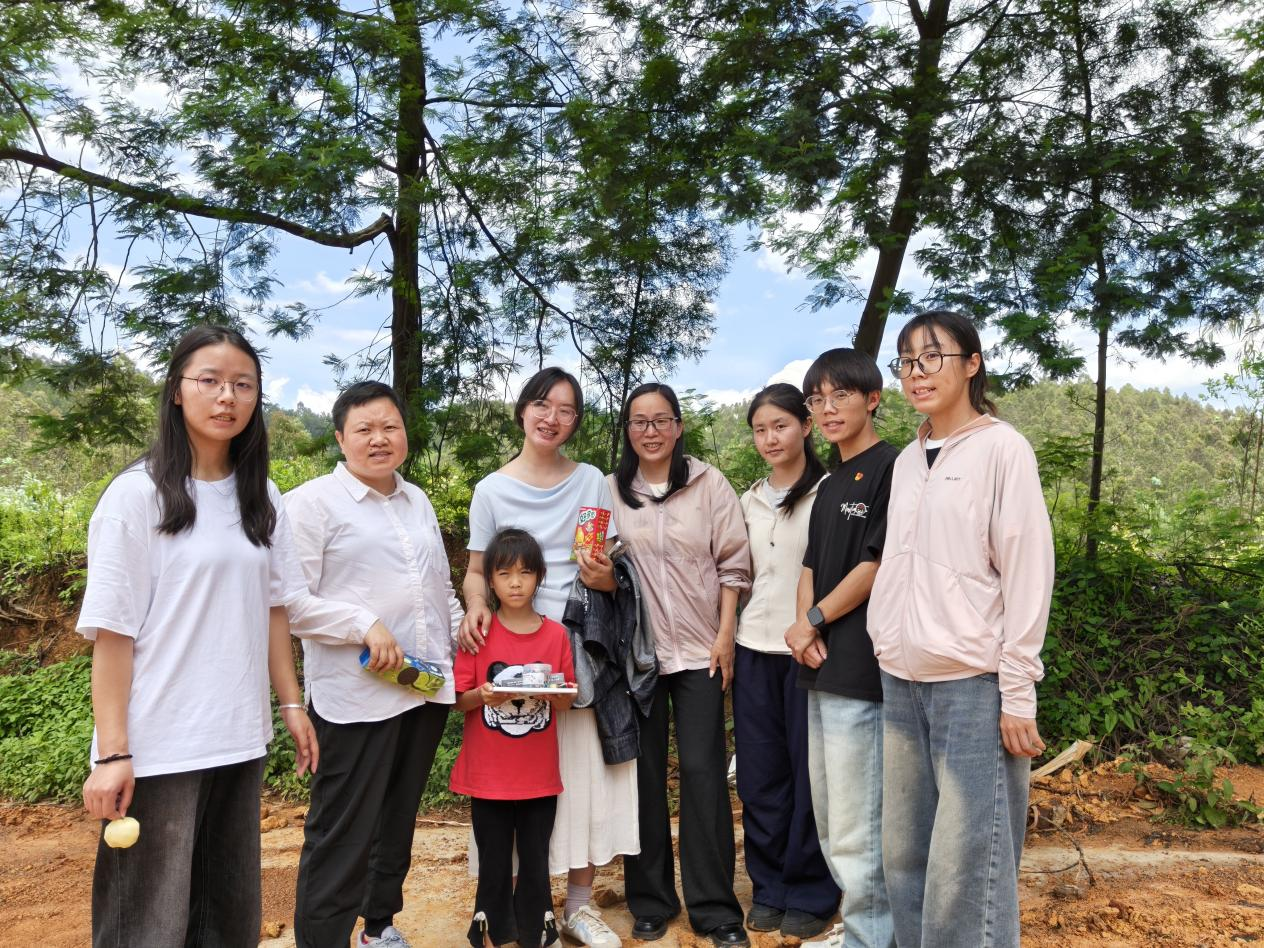 心理健康帮扶团—— 青春心力量，乡村心健康